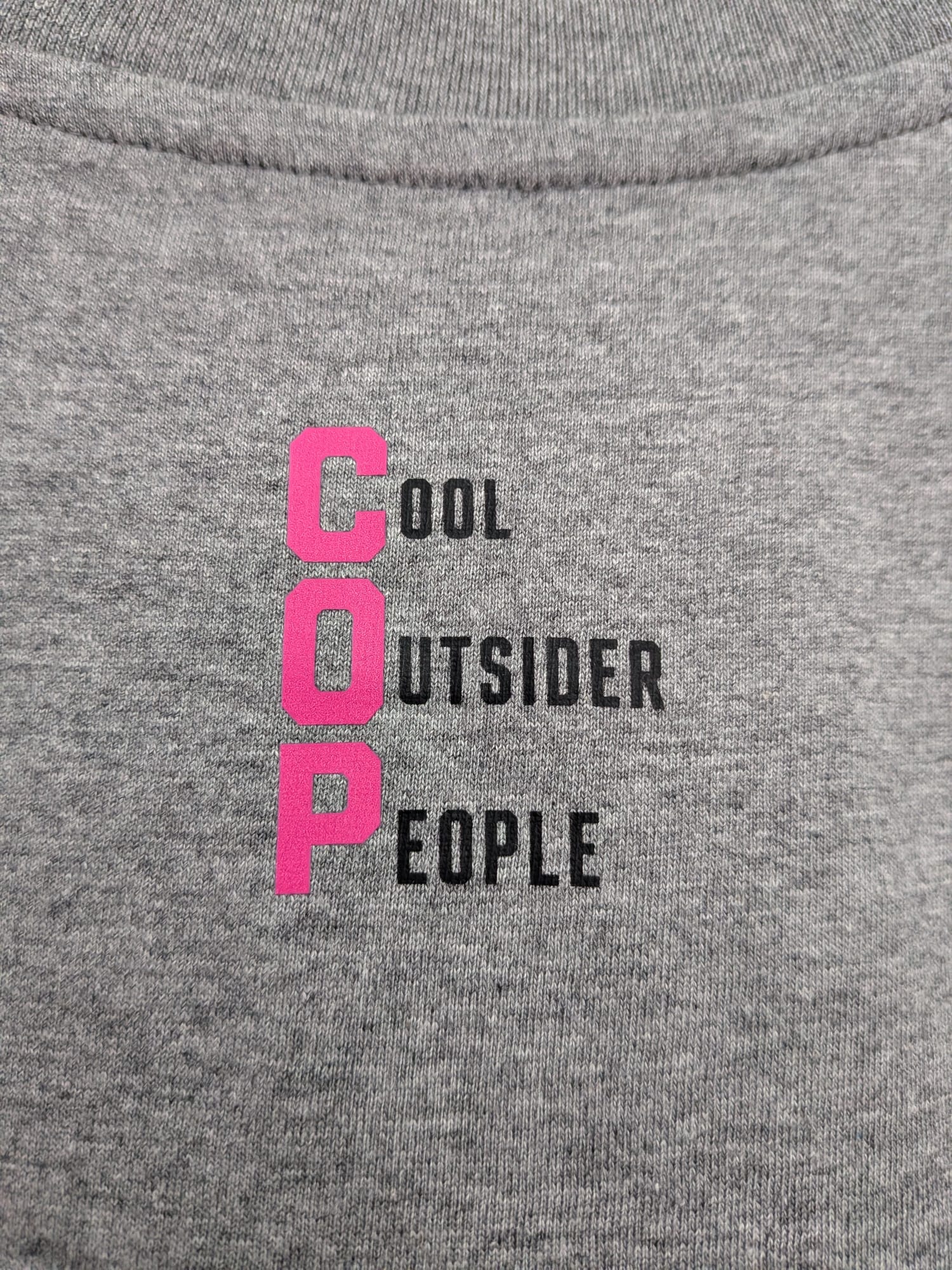 Camiseta Gris- logo rosa
