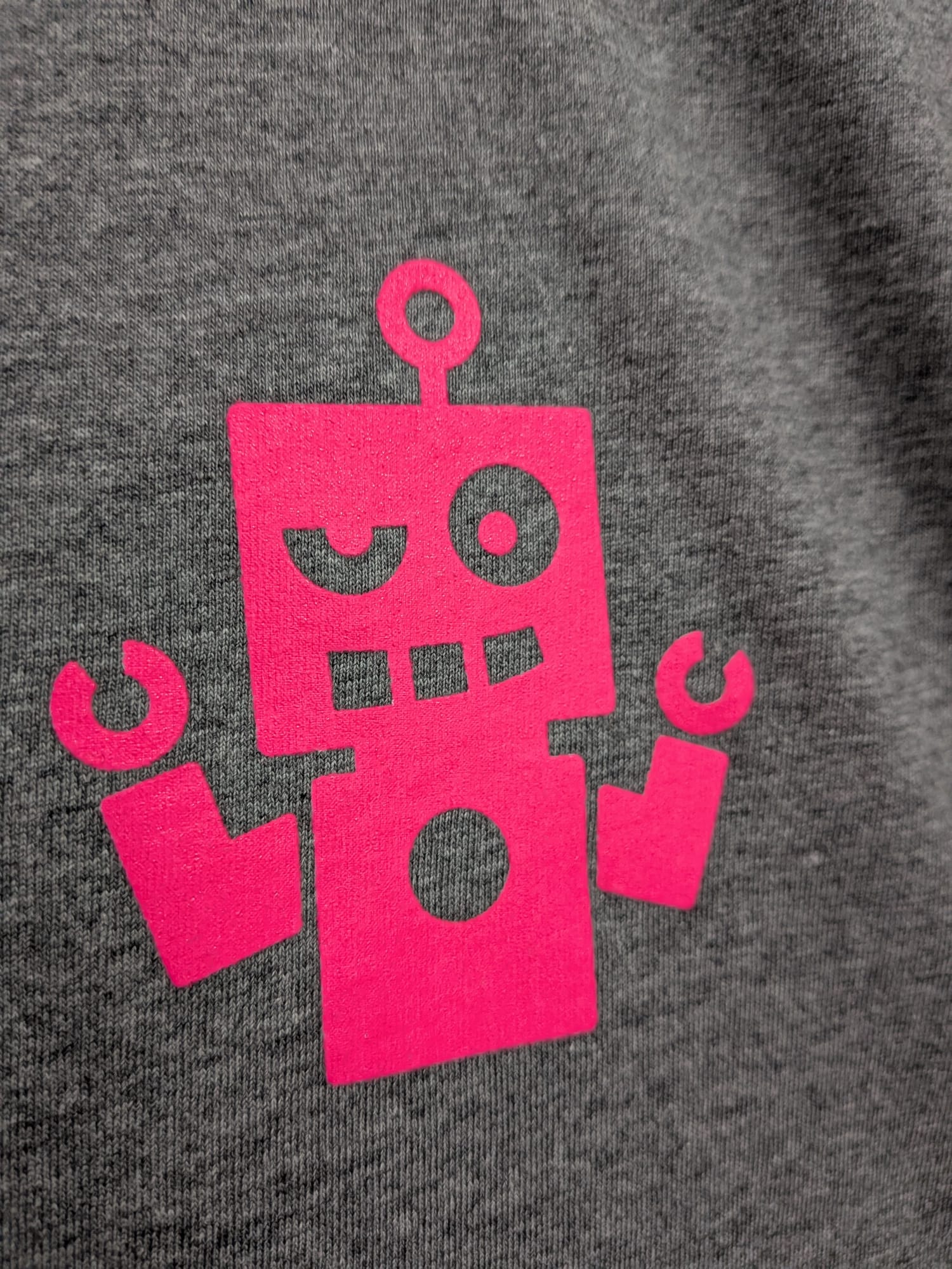Camiseta Gris- logo rosa